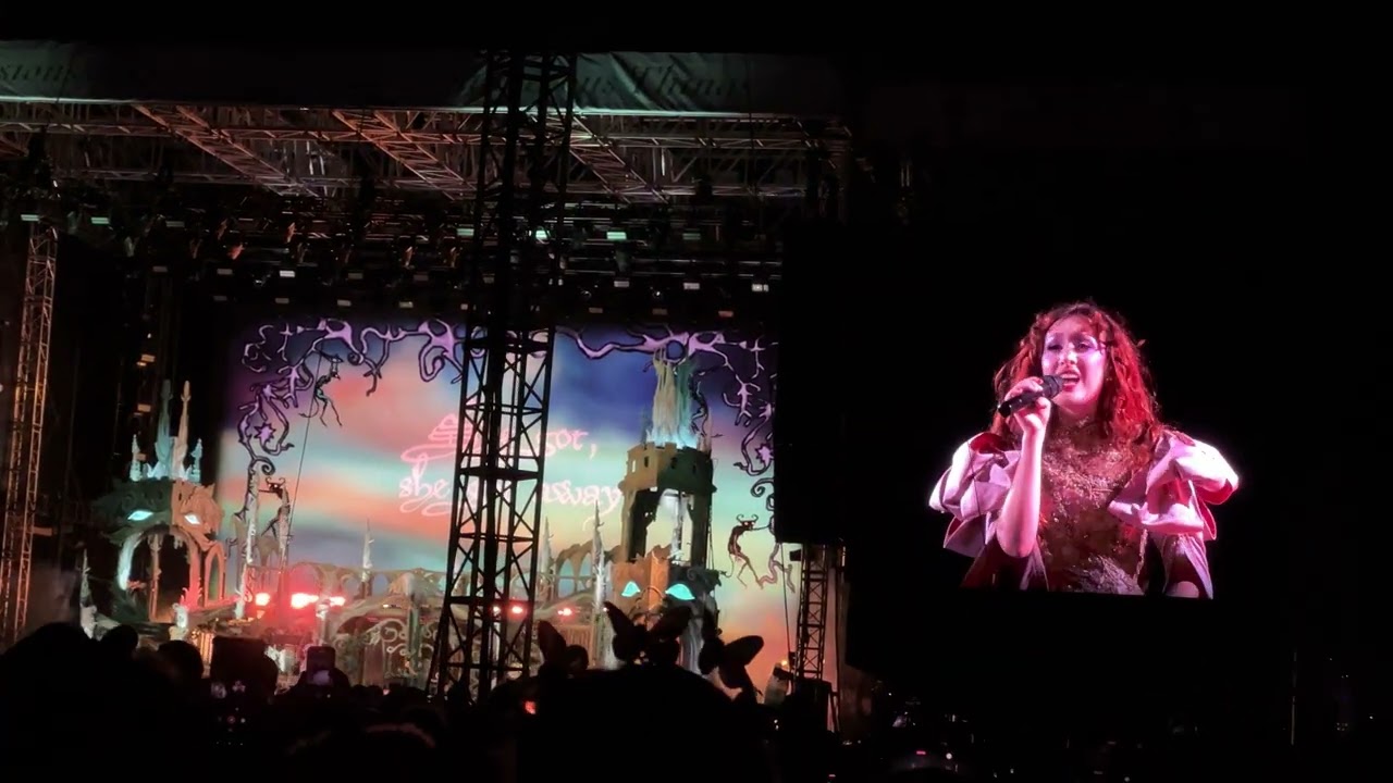 Chappell Roan - The Subway - 10/3/25 - Visions of Damsels Pop-up - Kansas City Night 1