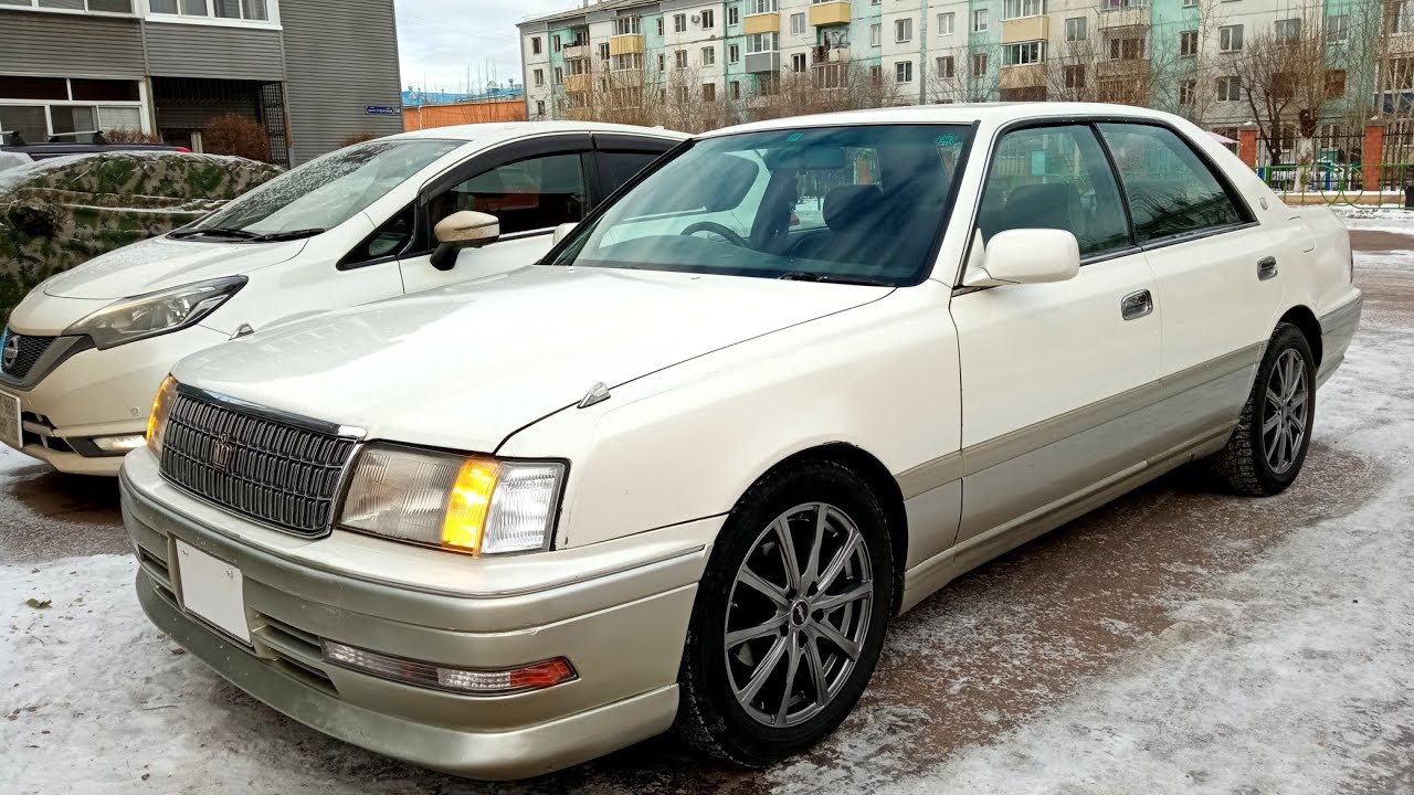 Toyota Crown S150, диван из 90х!!!
