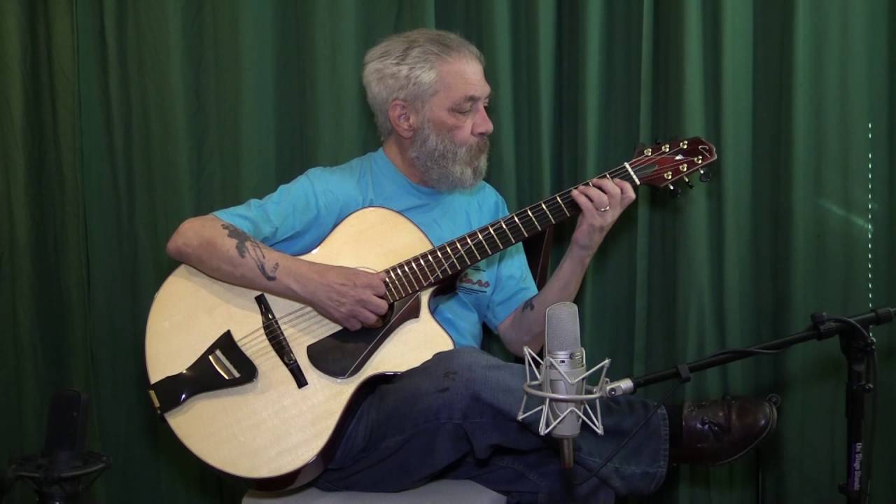 Jimmy Bruno demos Comins Guitars' Zelig Model - Carved Top/Flat Back