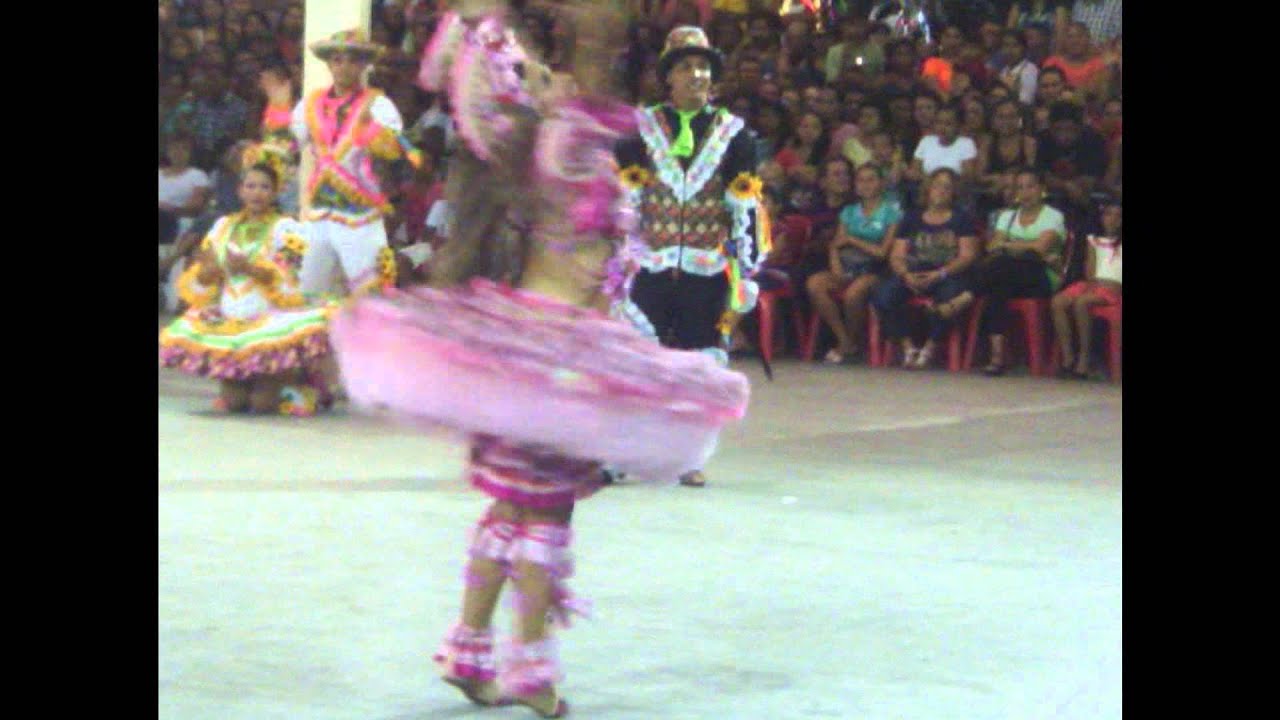 Miss Luciana Lima ( ♪ Círio de Nazaré/ Dona Maria que Danca é essa... ♪ )