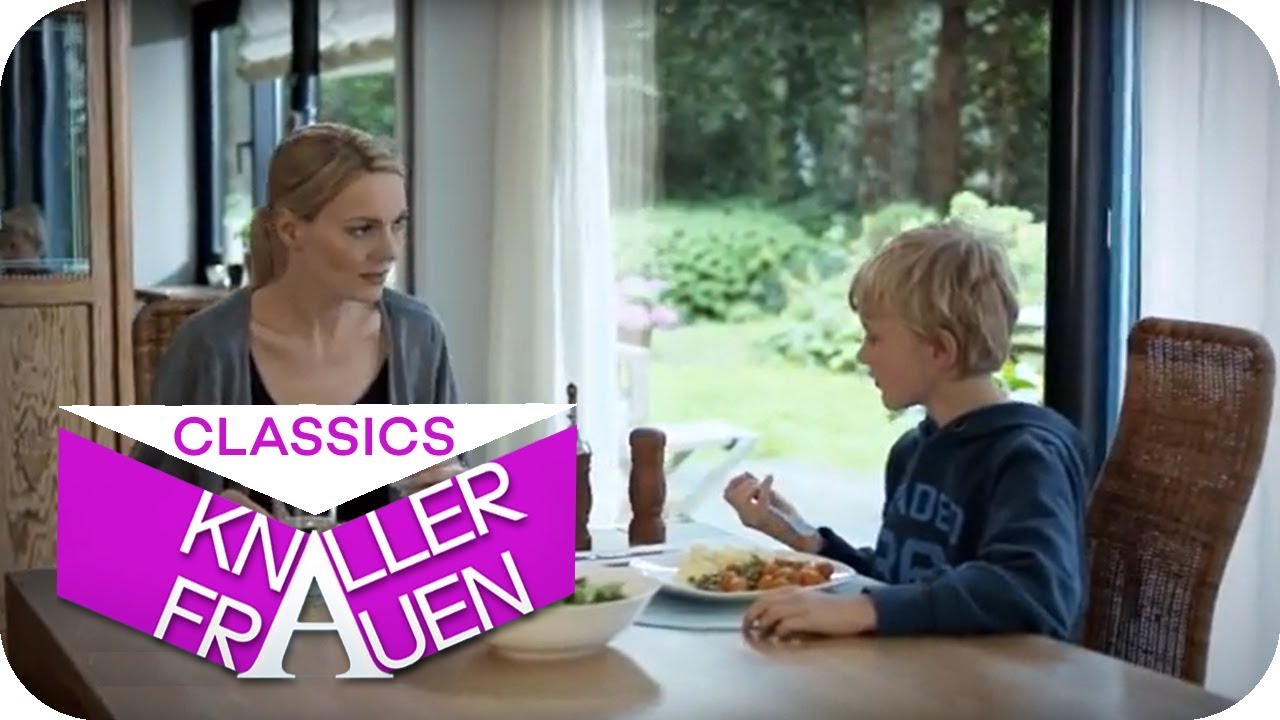Wenn Kinder sich über das Essen beschweren [subtitled] | Knallerfrauen mit Martina Hill
