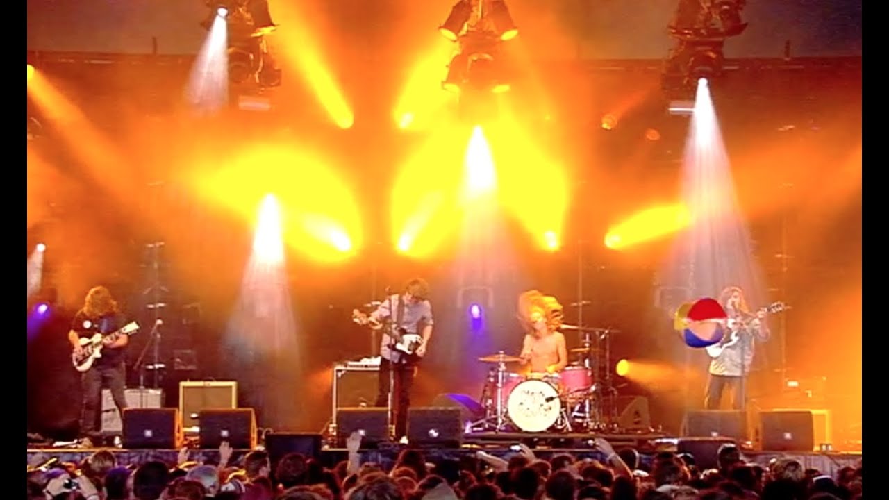 Mozes and the Firstborn live op Lowlands 2013