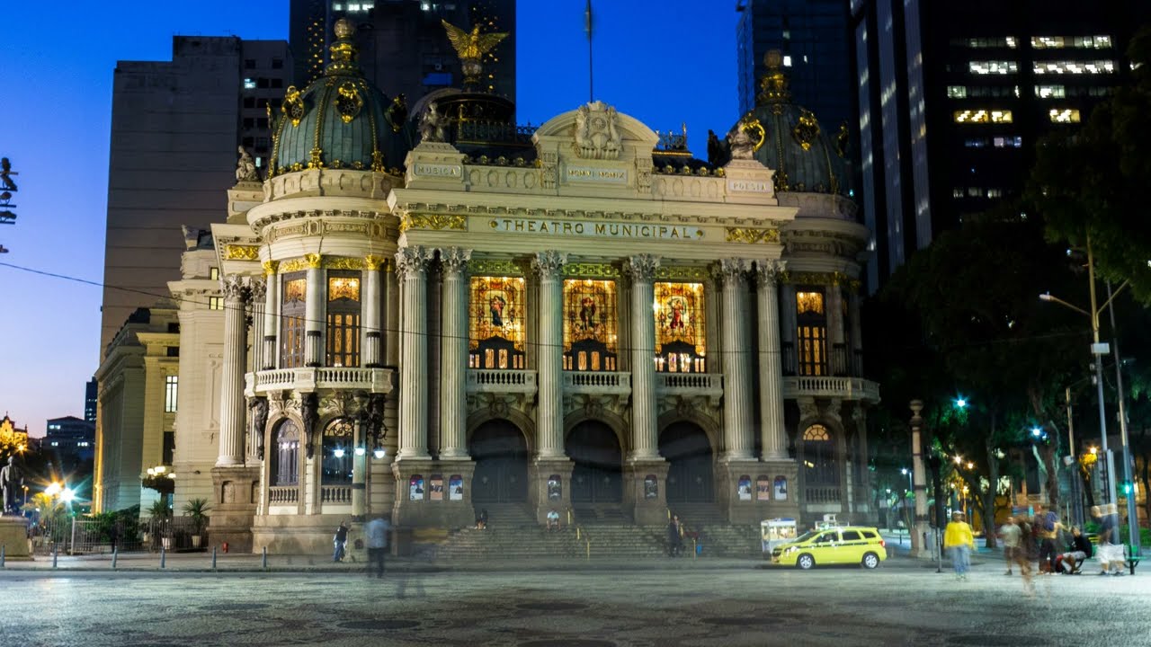 O Theatro Municipal do Rio de Janeiro  115 Anos de História, Arte e Segredos