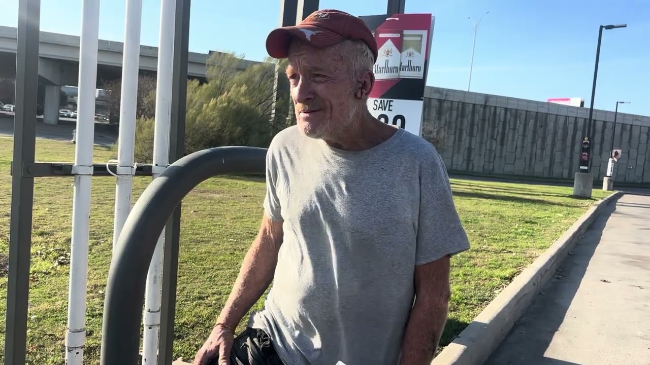 Бездомный, борющийся с раком, брошенный семьей, его единственная надежда — Бог.