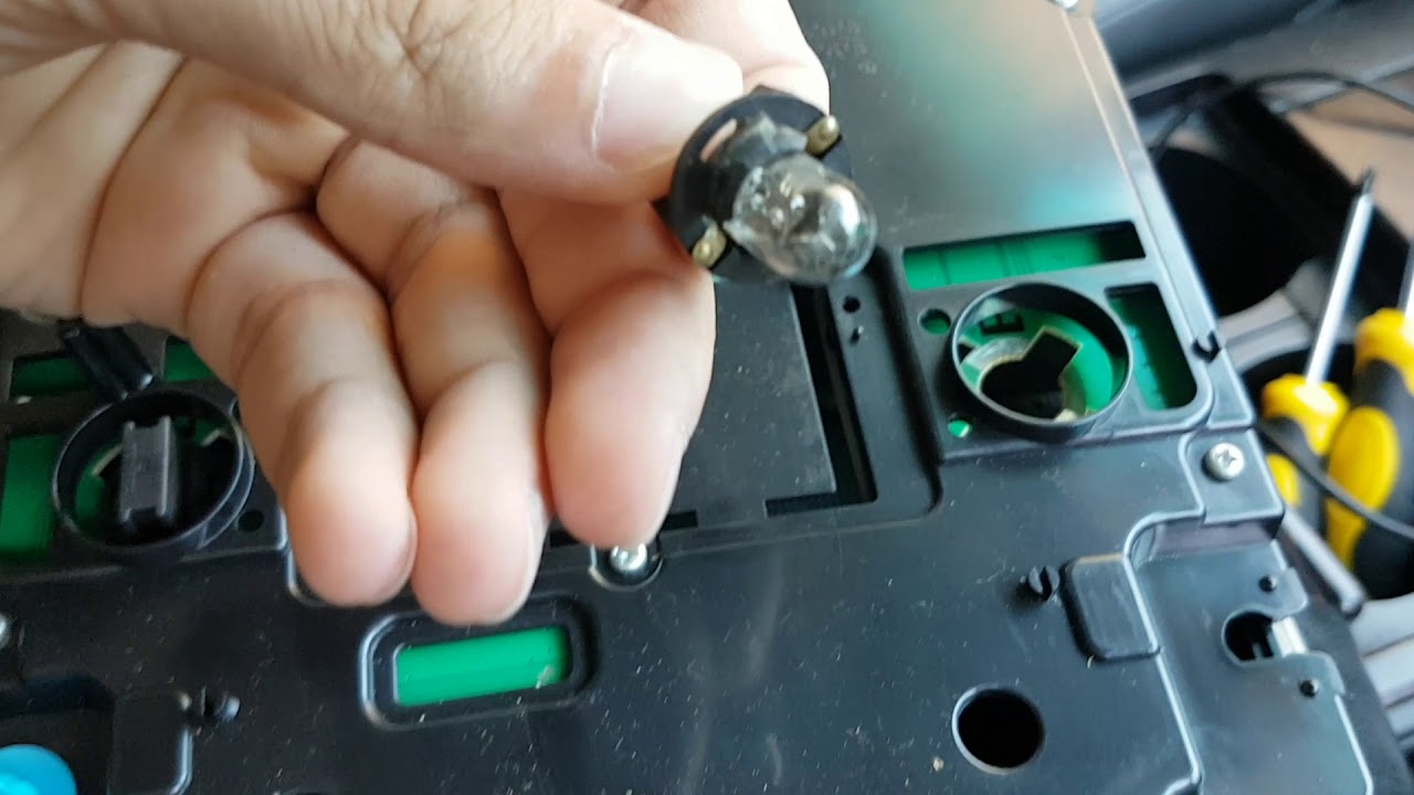Landcruiser 200 Interior Reading Light Bulb Replacement