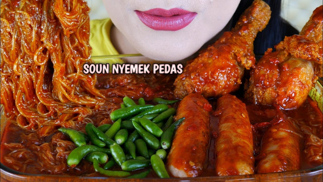 ASMR SOUN NYEMEK PEDAS PAKE SOSIS DAN AYAM GORENG | EATING SOUNDS