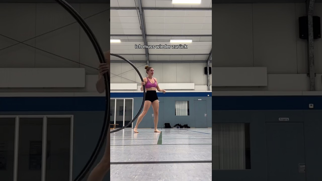 Montag Morgen, Cyr Wheel morning sessions, Handwaltz mit Hauke