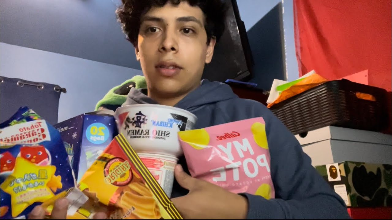 [LOFI ASMR] Trying Japanese snacks