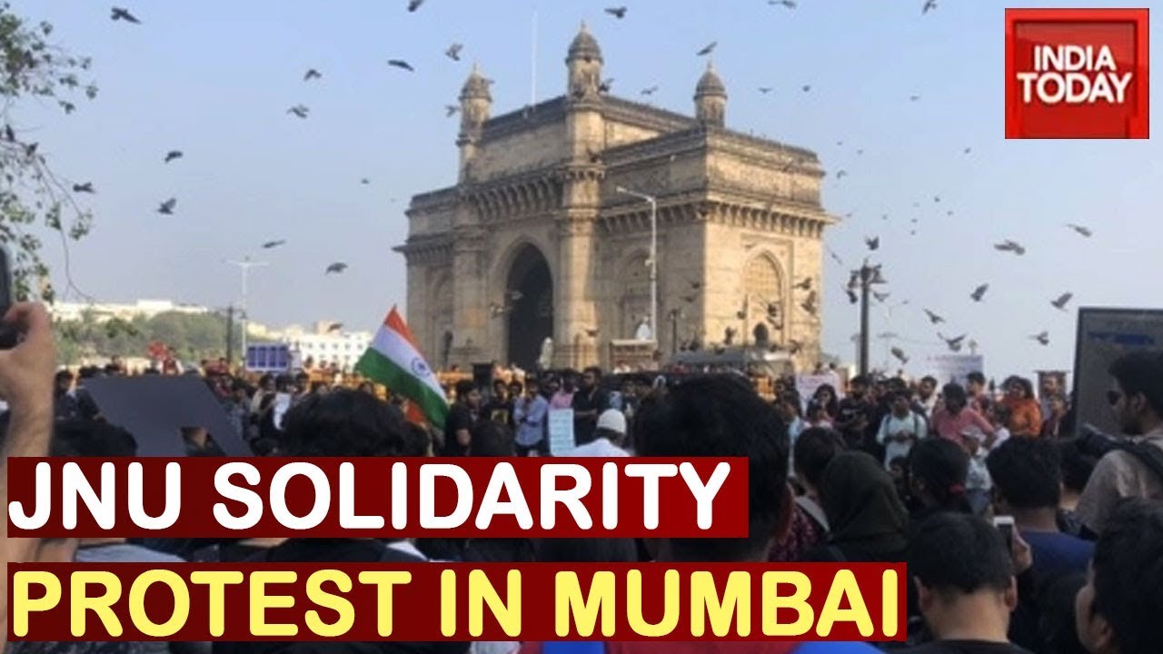 Massive Protest At Gateway Of India In Solidarity With JNU Students