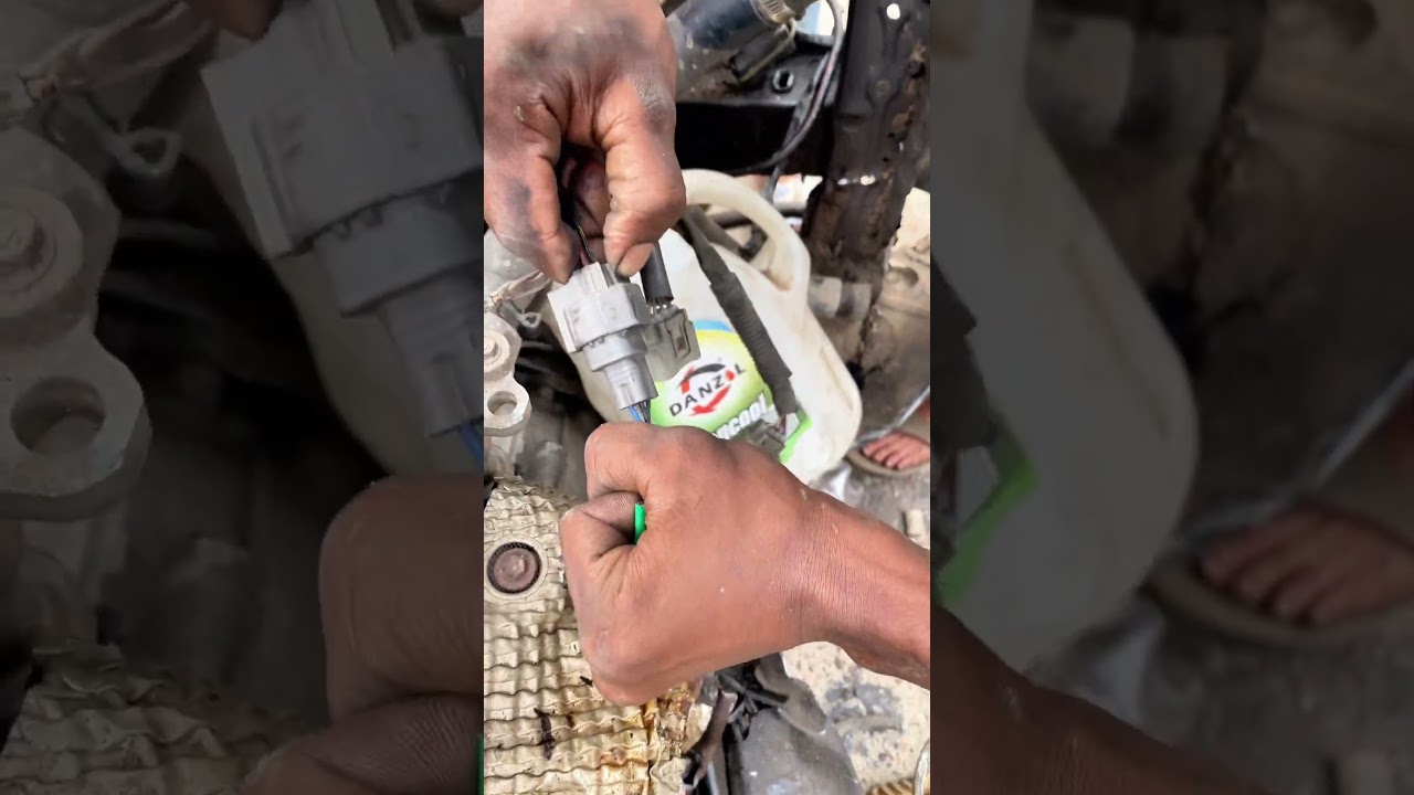Oxygen Sensor Connector removing