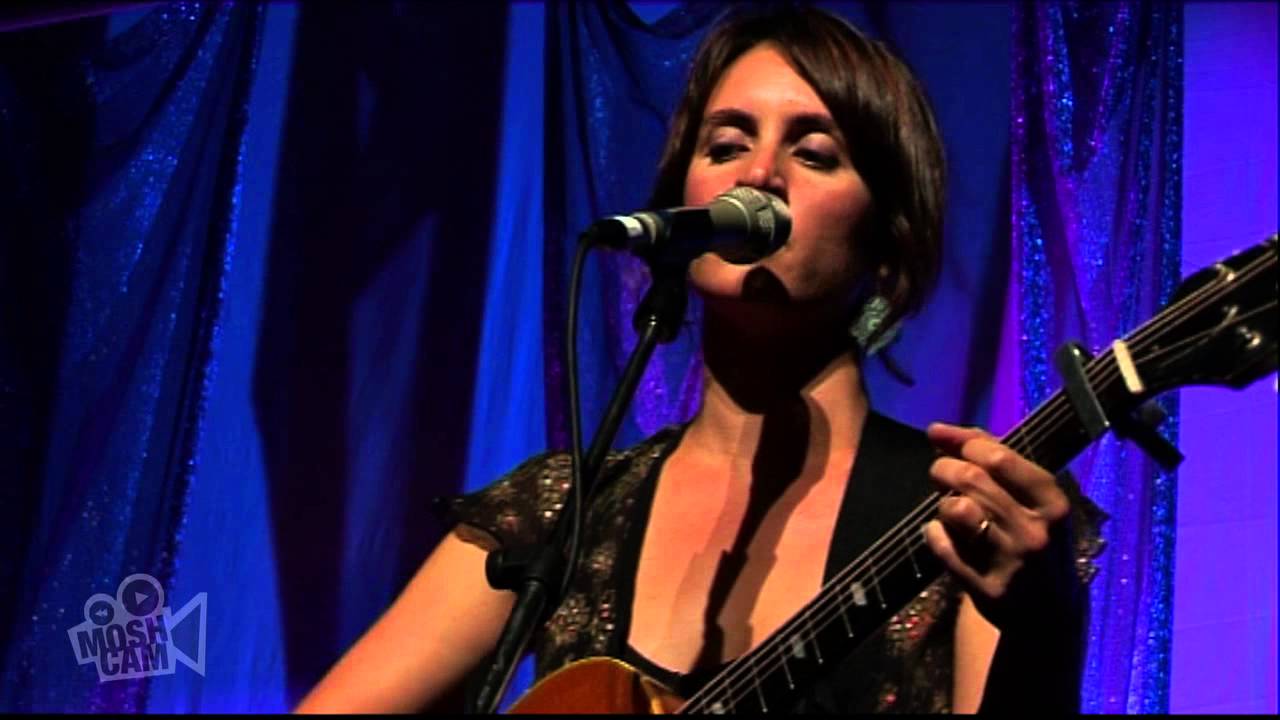 The Waifs - Bridal Train (Track 8 of 13) | Moshcam