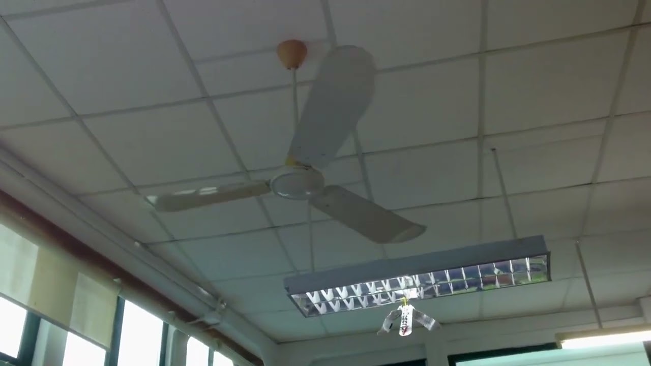 SMC K56 industrial ceiling fans in my old classroom (all speeds & spindown) (FTA)