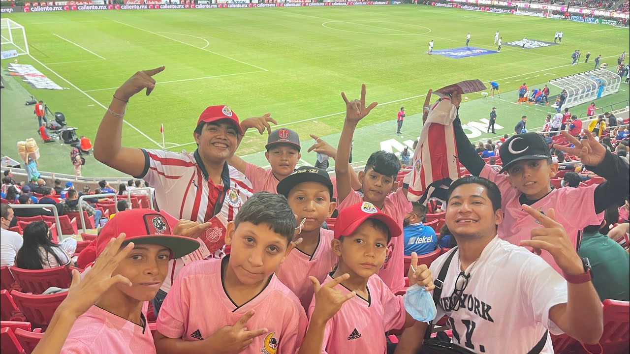 SUEÑO CUMPLIDO Y SORPRESAS PARA LOS SOÑADORES EN EL PARTIDO DE LAS CHIVAS 🙏🏻⚽️😍/ Grillo La Duda