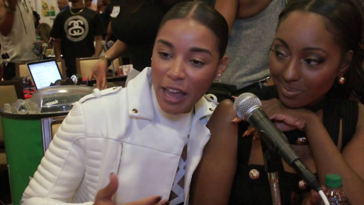 June's Diary Sings Drake's 'Hotline Bling' At BET Awards 2016