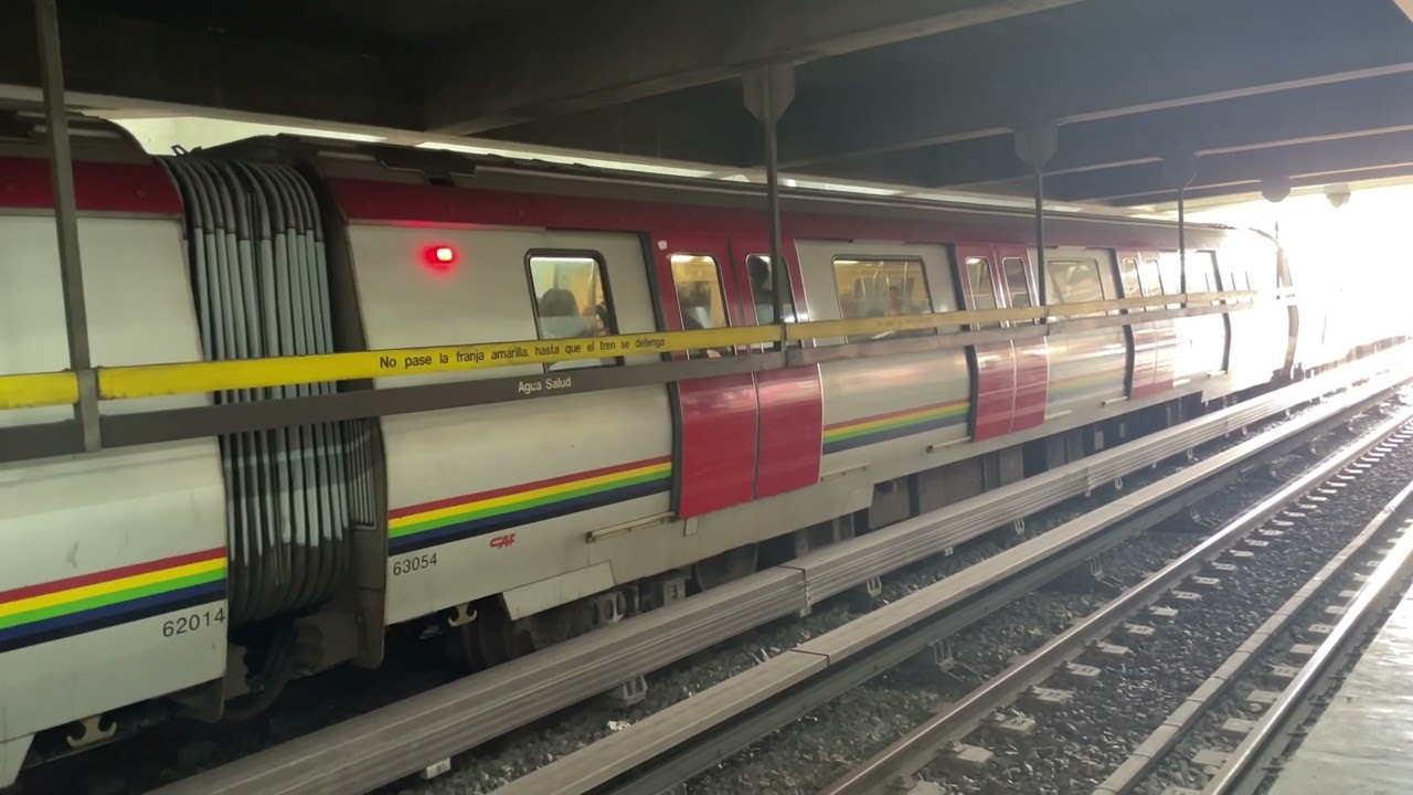 Metro de Caracas Linea 1 Trenes Caf S6 entrando a la estación Agua Salud