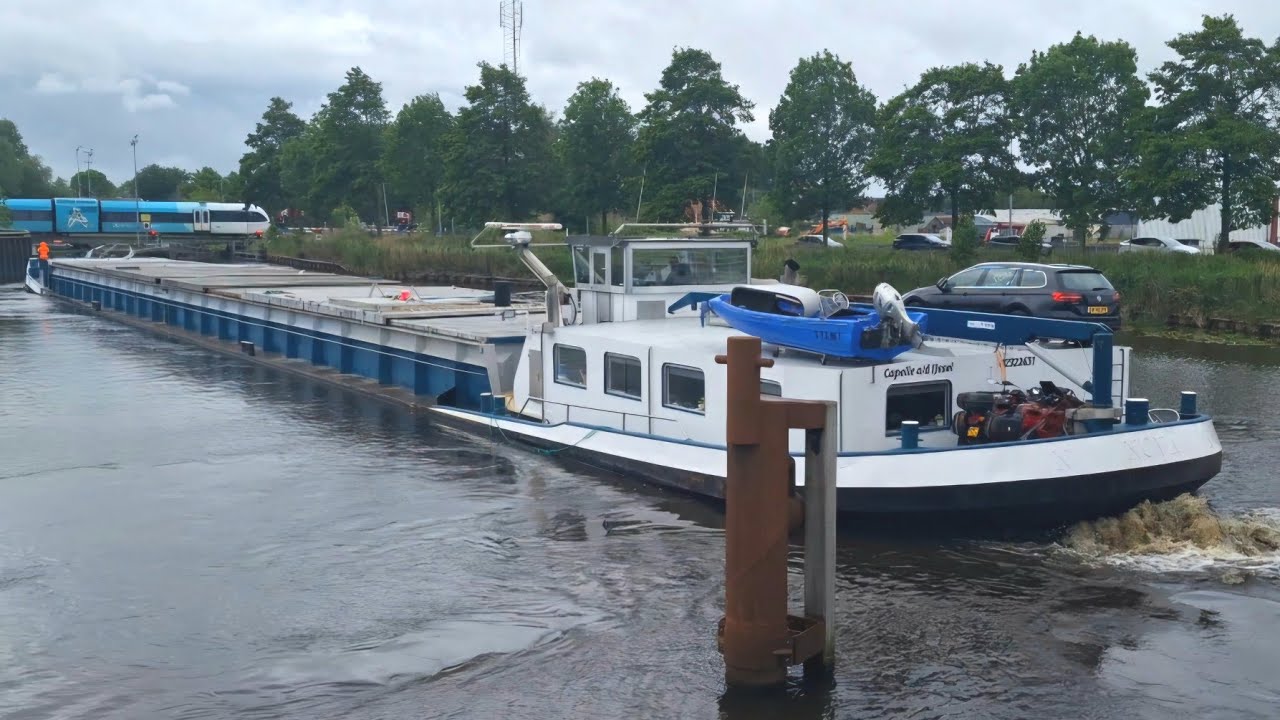 ⚓️💪KNAP STAALTJE STUURMANSKUNST:180 GRADEN DRAAIEN IN EEN SMAL KANAAL 💪⚓️