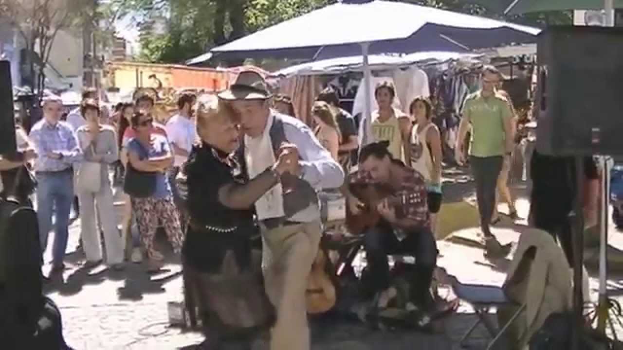 Un Domingo en San Telmo,(Buenos Aires):Arquitecto Luis Alejandro Gusberti,(Arg.).-