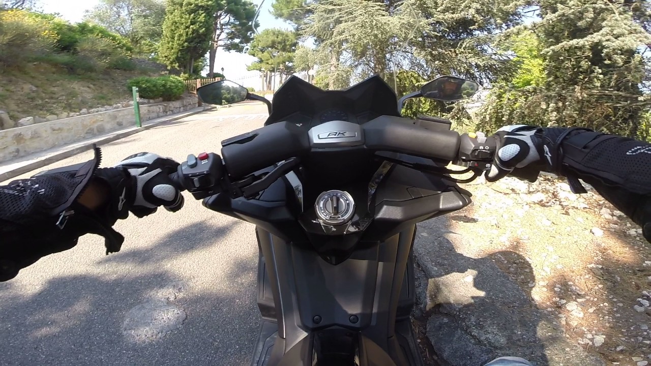 Essai KYMCO AK 550