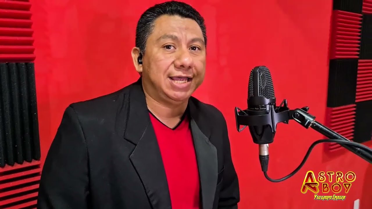 Muñeca Esquiva- Bonita y Mentirosa. Astro Boy y su grupo imagen