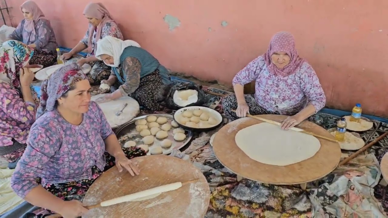 DEMİRCİ'NİN ULACIK KÖYÜNDE YAĞMUR DUASINDA KADINLAR GÖZLEME YAPIYOR 08-11-2024