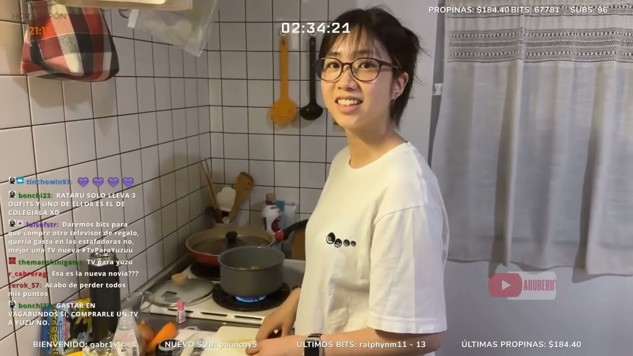 NAO APOYA ARU EN EL STREAM MIENTRAS EL DUERME 🥰 HABLA EN ESPAÑOL