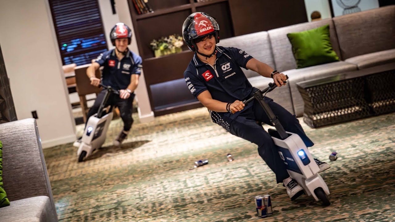 Yuki Tsunoda and Liam Lawson Ride the Honda Motocompacto