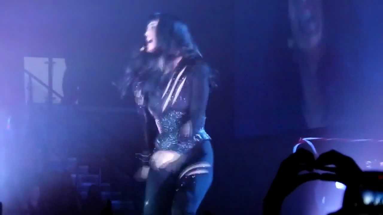 Katy Perry - E.T. live Liverpool Echo Arena 18-10-11