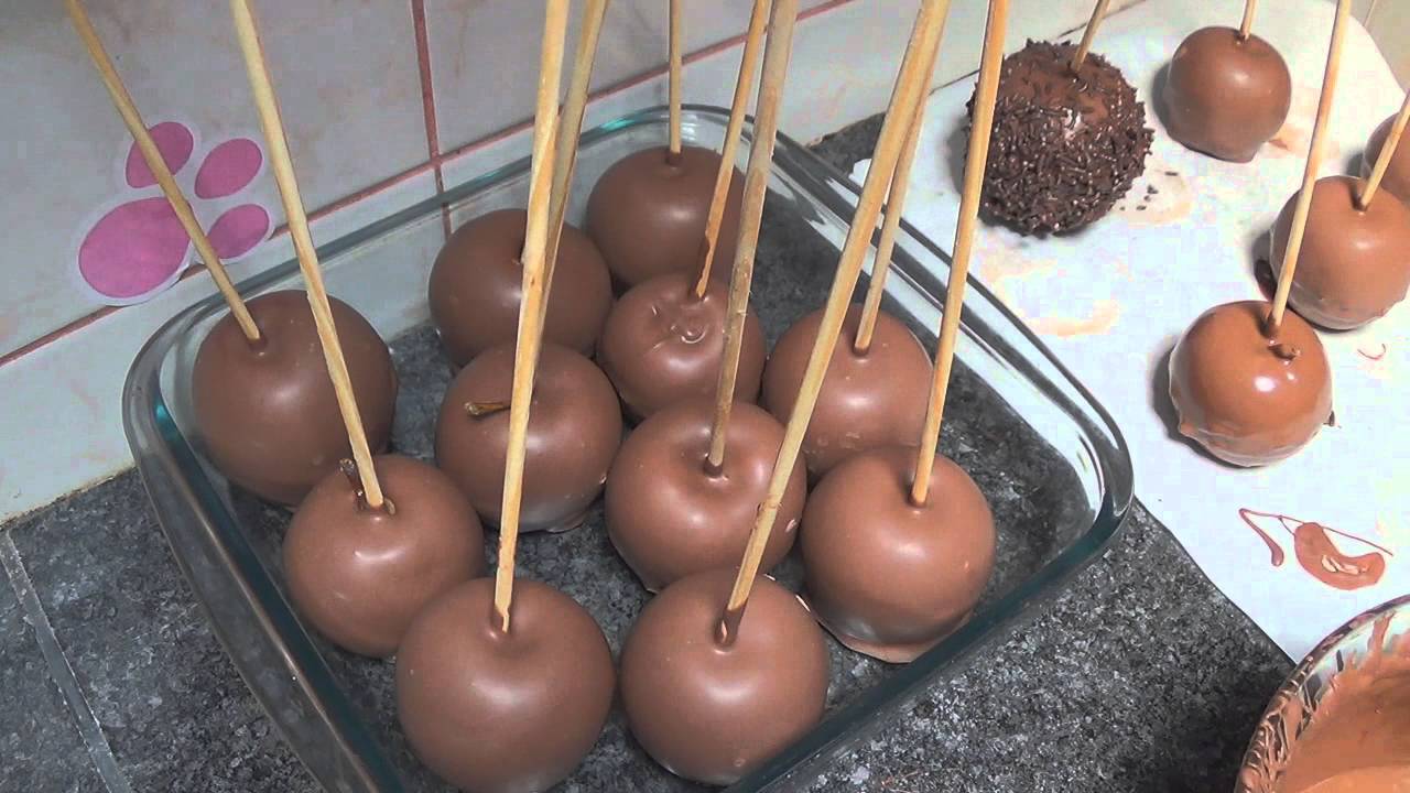 MAÇA DE CHOCOLATE PARA FESTA  POR DEBORA DIAS