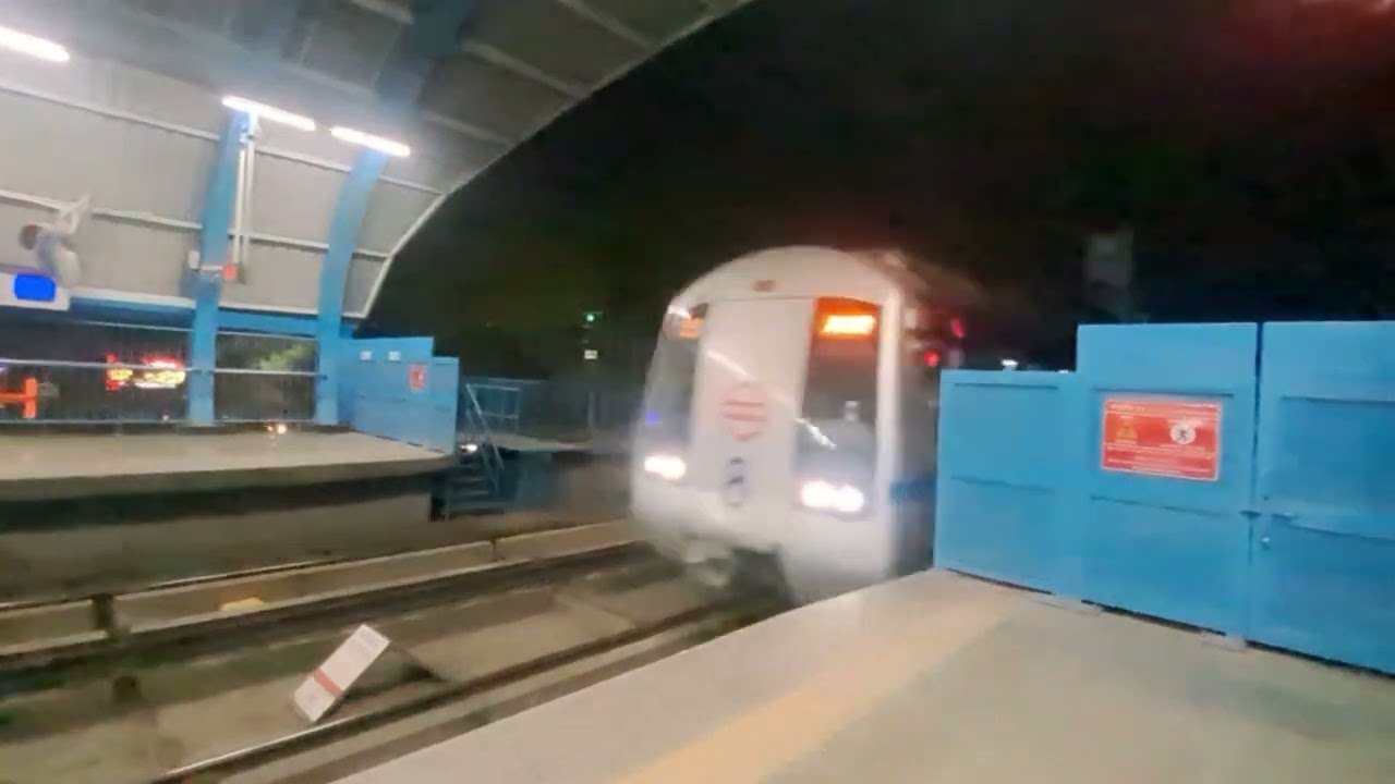 DMRC BLUE LINE CROSSOVER, @Dwarka sector 12