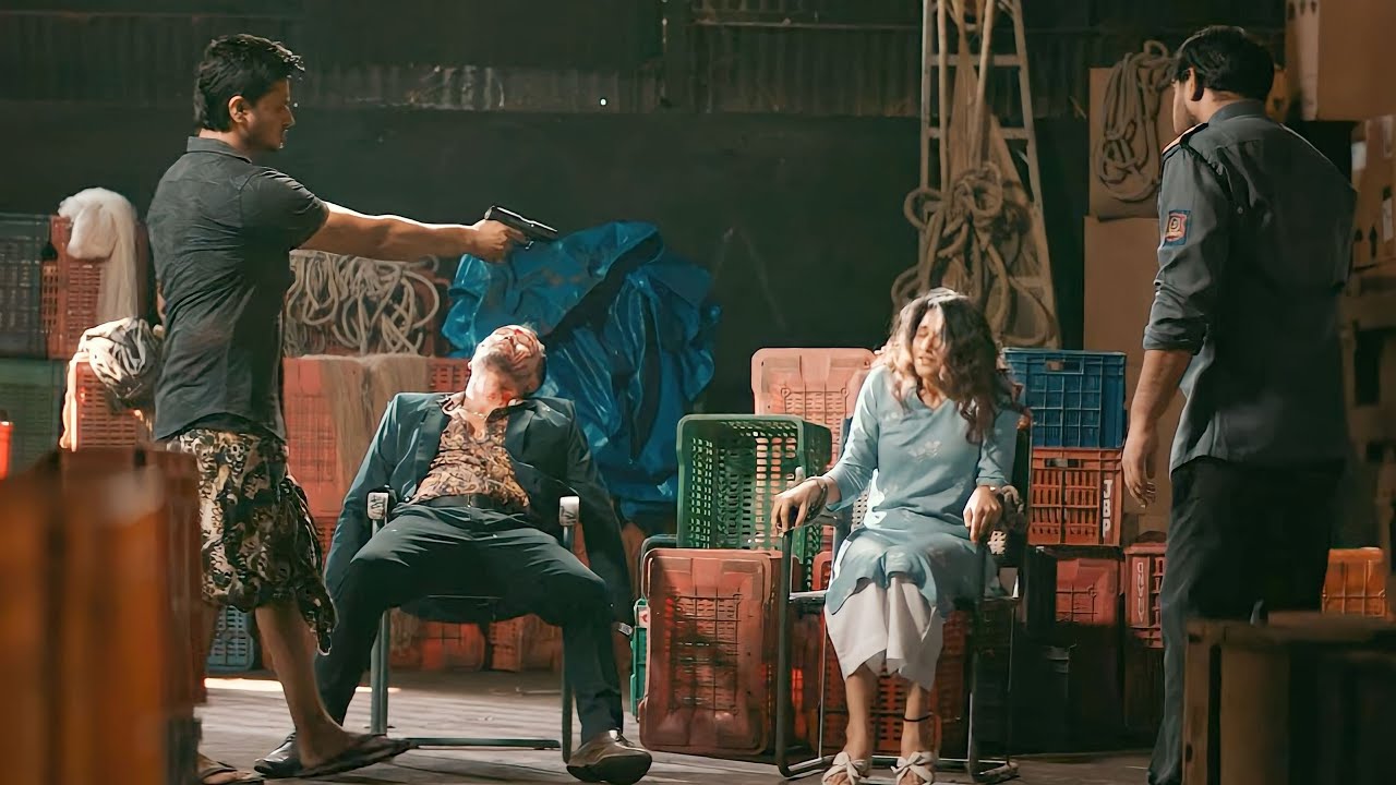 ضابط جيش قوي بيعرف اني زعيم مافيا قتل إخوة من 15سنه فبيتنكر وسطهم وبيدمرهم كلهم وينقذ بلده من الهجوم