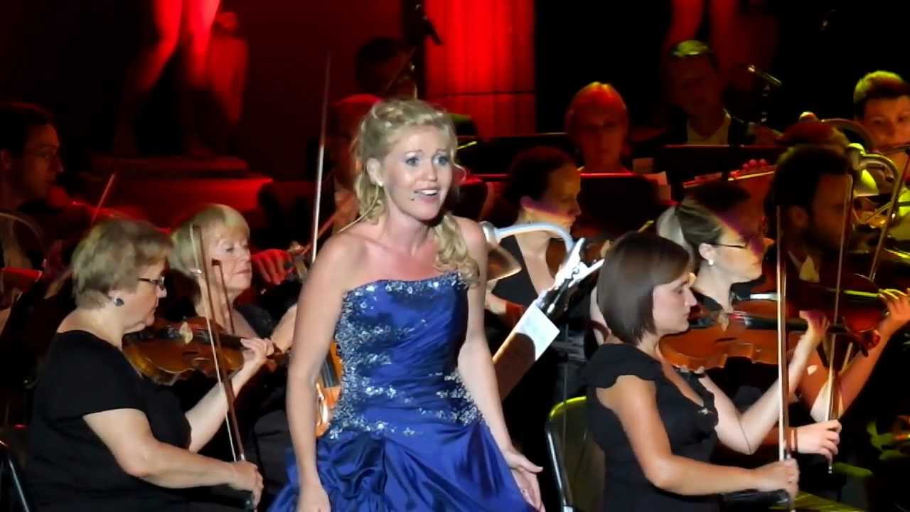 Jana Bernáthová - sopran (cover) G.Donizetti - aria Lindy (9) Międzynarodowa Gala Operowa w Opolu