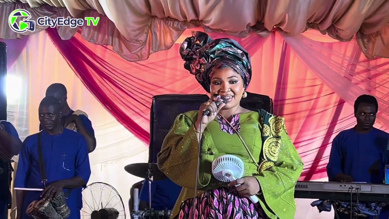 ALHAJA KIFAYAT SINGER LIVE ON STAGE AT HER 21 YEARS ON STAGE ANNIVERSARY & ALBUM LAUNCH 