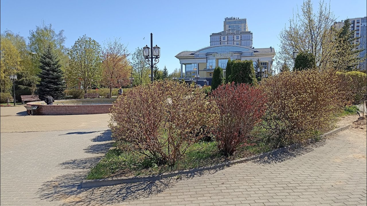 Набережная правого берега Уводи от Соковского моста к ХБК им.Самойлова.