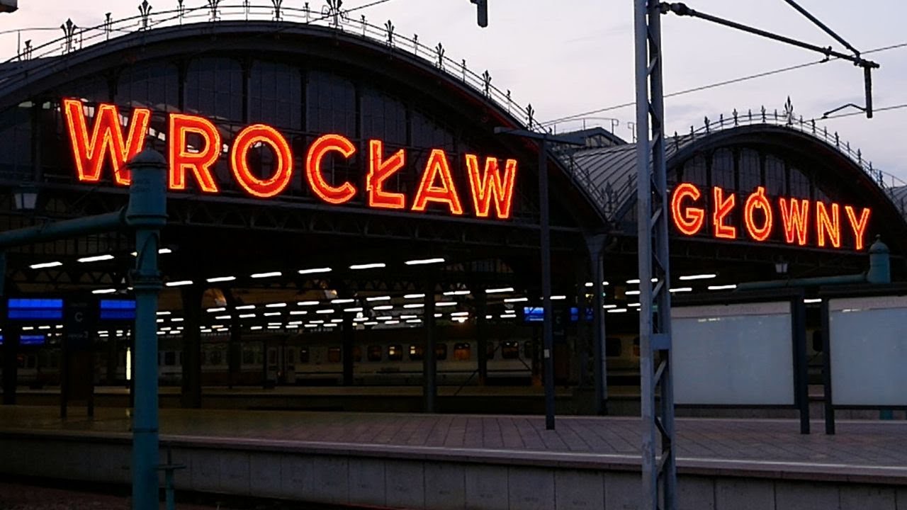 Wrocław Główny, Jaworzyna Śląska, Wrocław Zachodni i inne kolejowe miejca. Zobacz archiwum filmowe.