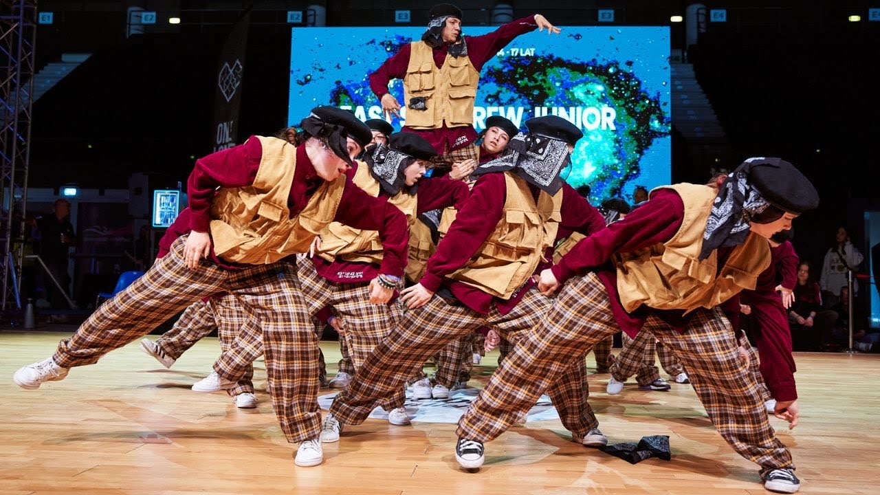 EAST SIDE CREW JUNIOR  - 🏆 1st place Crew Showcase 14-17 yo
