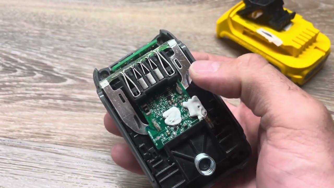 Inside a Dewalt PowerStack 1.7ah Battery Pack