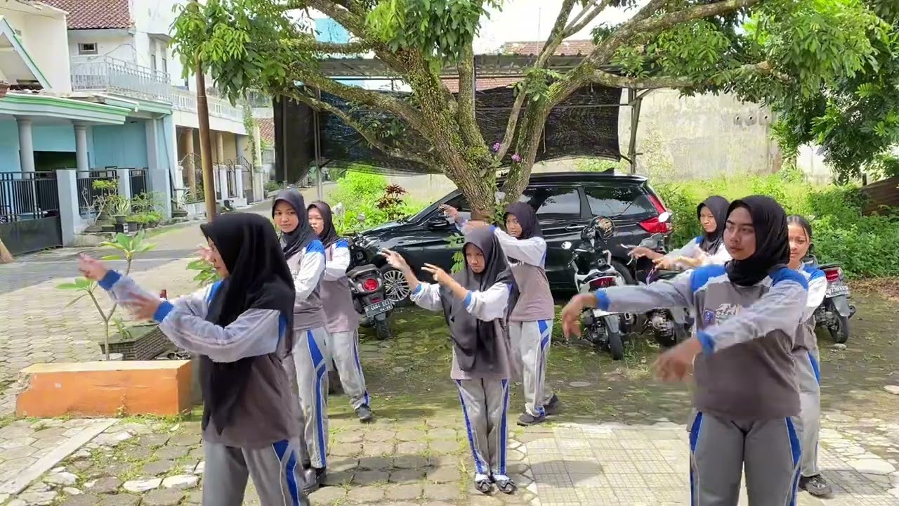 SENAM IRAMA KREASI KELAS: XII-5