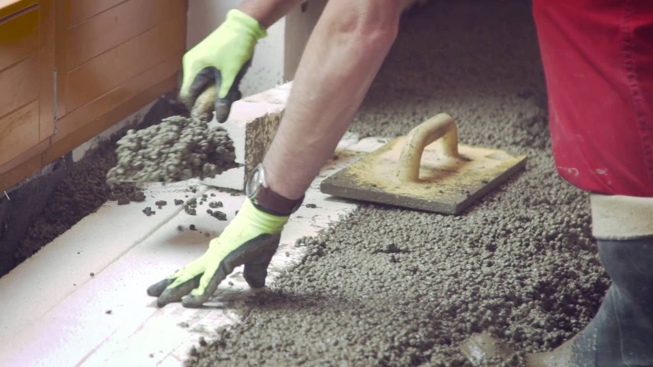 Realizace betonov&eacute; podlahy pomoc&iacute; lehk&eacute;ho betonu Liapor Mix