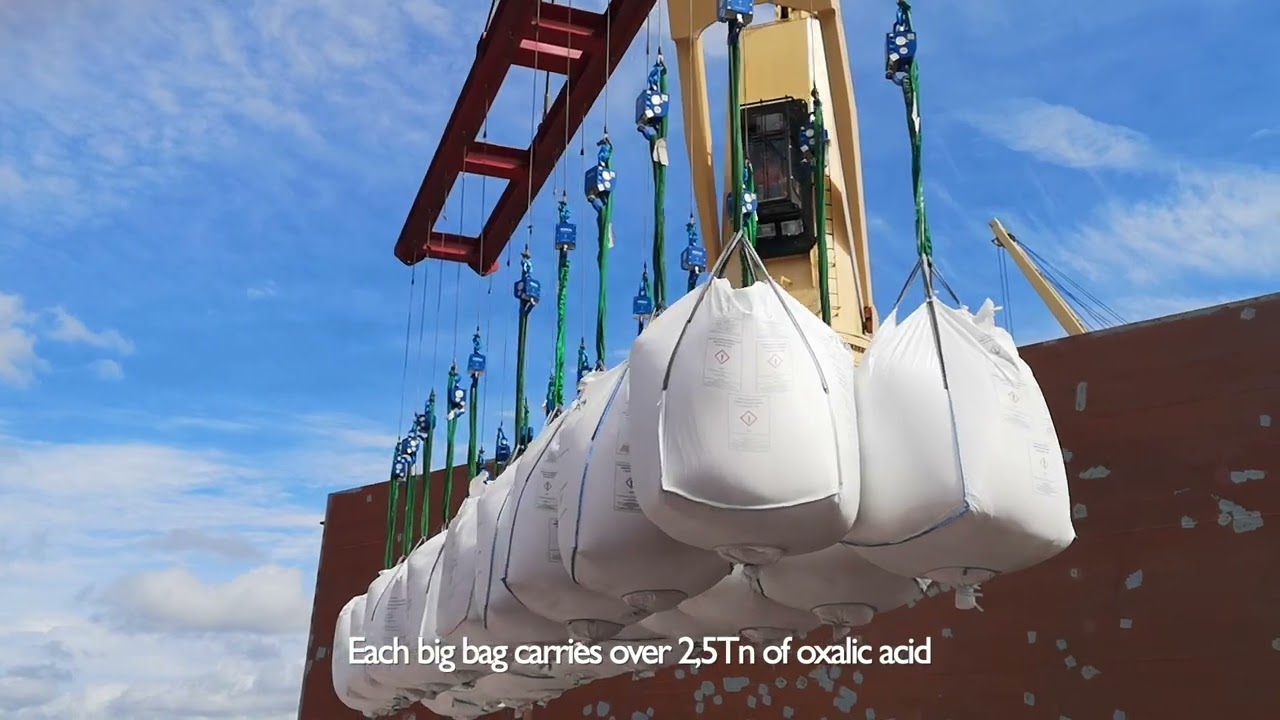Big Bags Handling with evo5 Automatic Hooks | Smart Lifting Solutions | Elebia