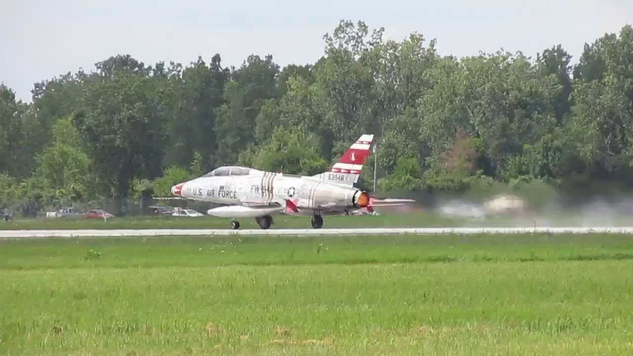 F-100 Super Sabre Takeoff Willow Run, MI (YIP/KYIP) Thunder Over Michigan