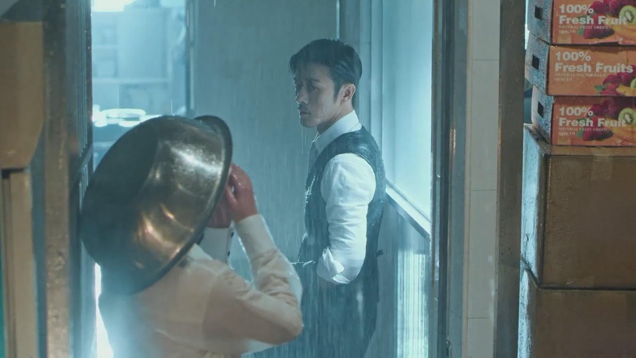 奇葩初遇！灰姑娘开小灶引发火灾，霸道总裁救火被一盆冷水浇的透心凉。《我，喜欢你EP01》 💕 中国电视剧