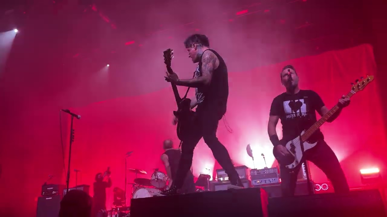 Donots – Up Song (07.12.2024, mittags – Wiesbaden, Schlachthof)