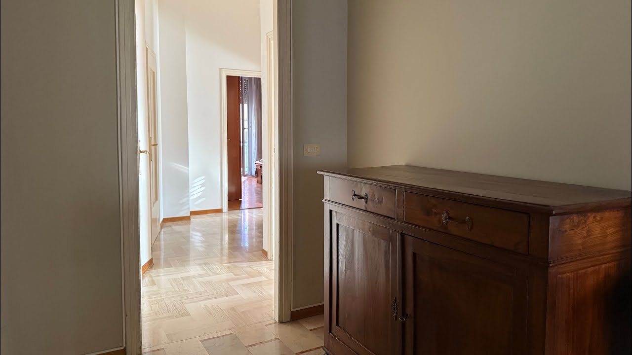 CASE IN VENDITA / Parma. 3 locali, ampio terrazzo, box e cantina. 207mila Euro. Zona H Maggiore.