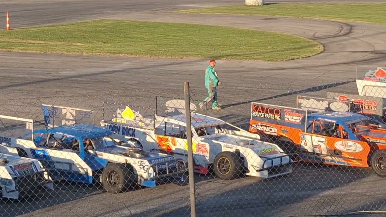 MODIFIEDS TRIPLE 25'S  RACE 1 SPORTSDROME SPEEDWAY