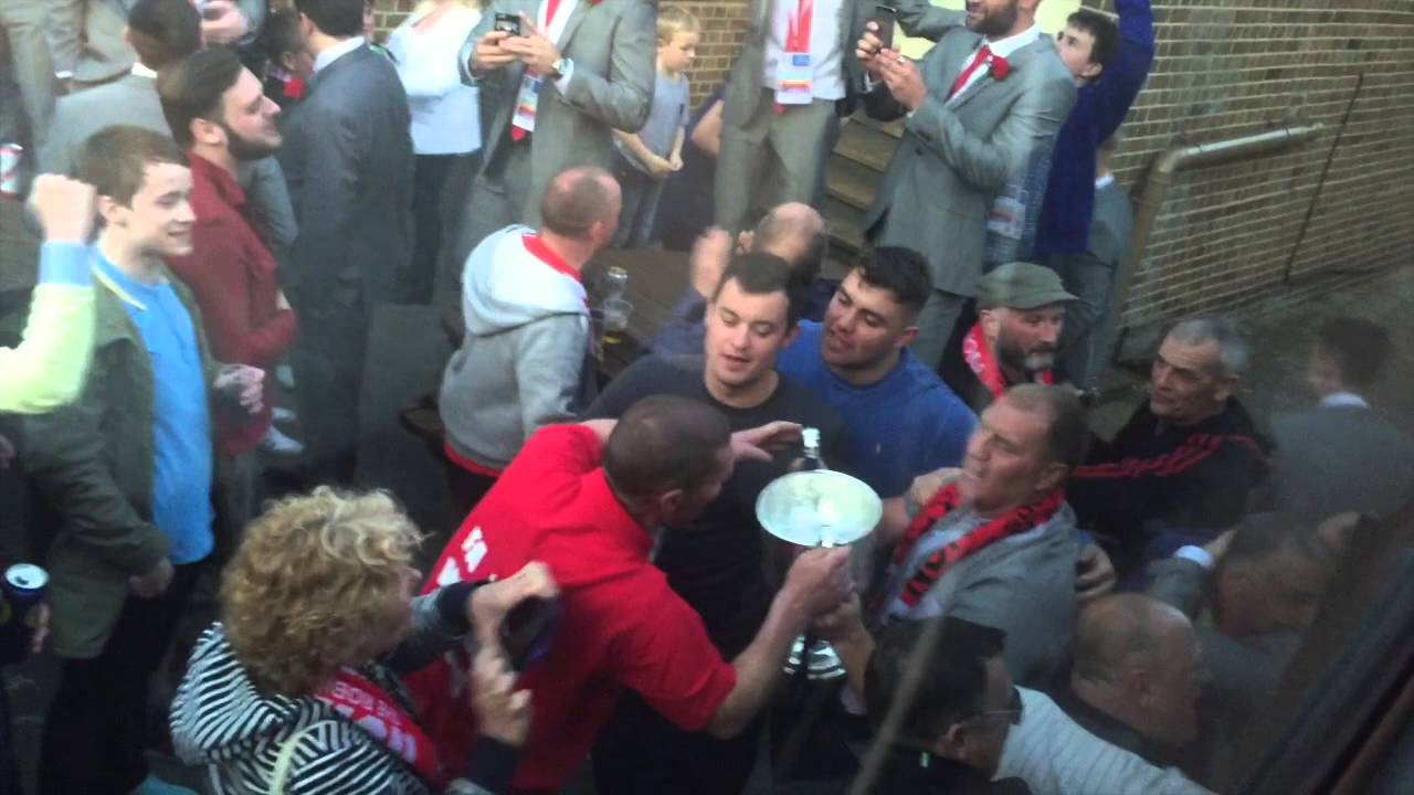 Fans mob North Shields