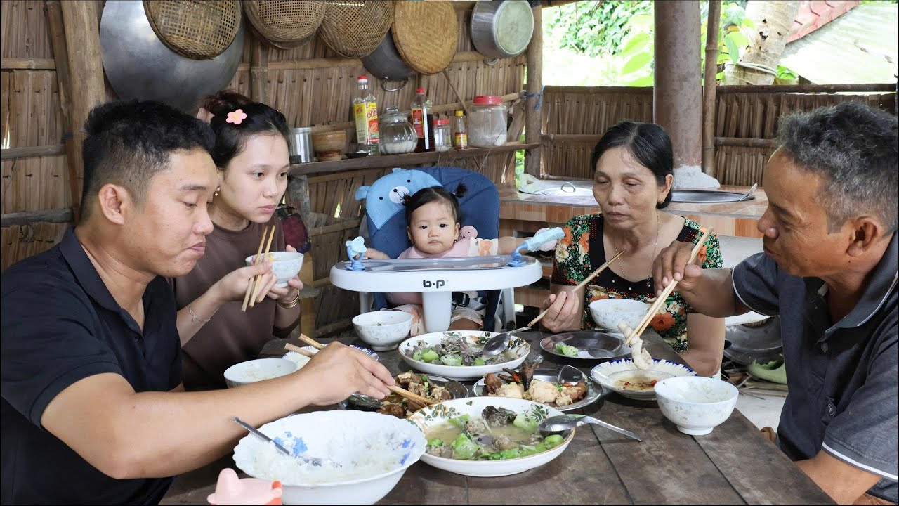 Cơm Nhà 2 Món Làm Xao Xuyến Người Xa Quê