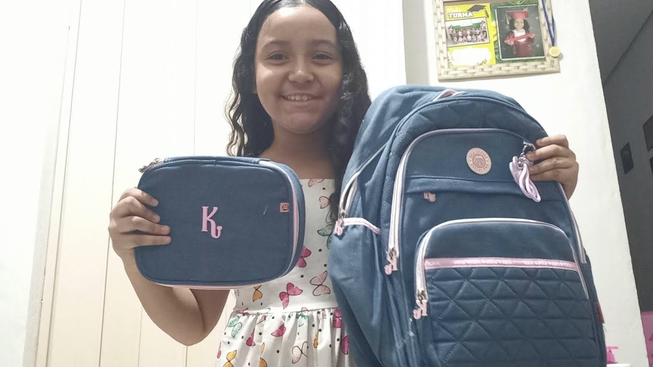 Mostrando minha mochila e estojo escolar para 2026😂💗📕