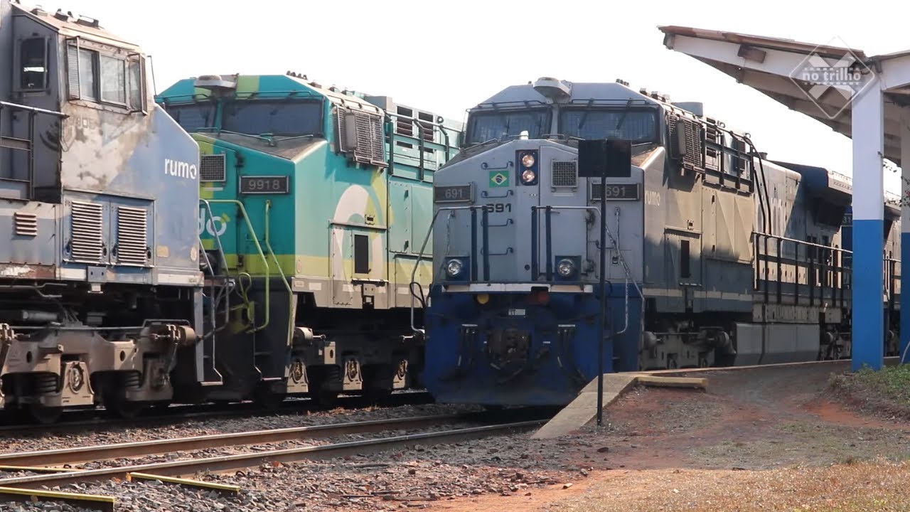 Trens na Estação de Santa Fé do Sul - Trem Vaca Verde e Tanqueiros
