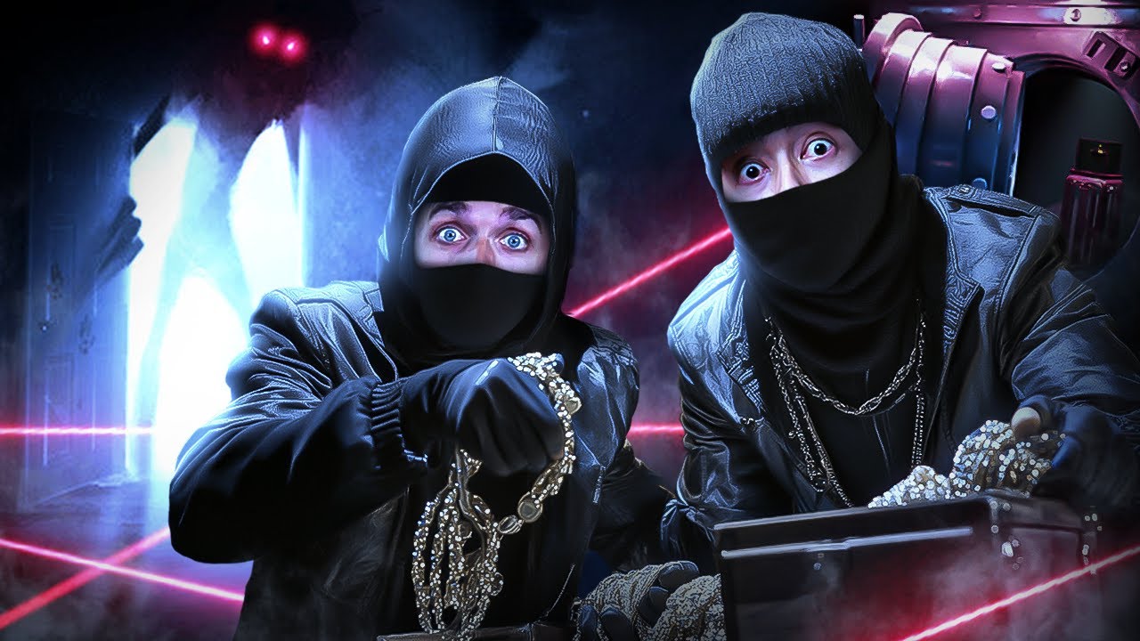 NOTRE CAMBRIOLAGE TOURNE À L'HORREUR !! 😱😖 (Dark Hours ft. SQUEEZIE)