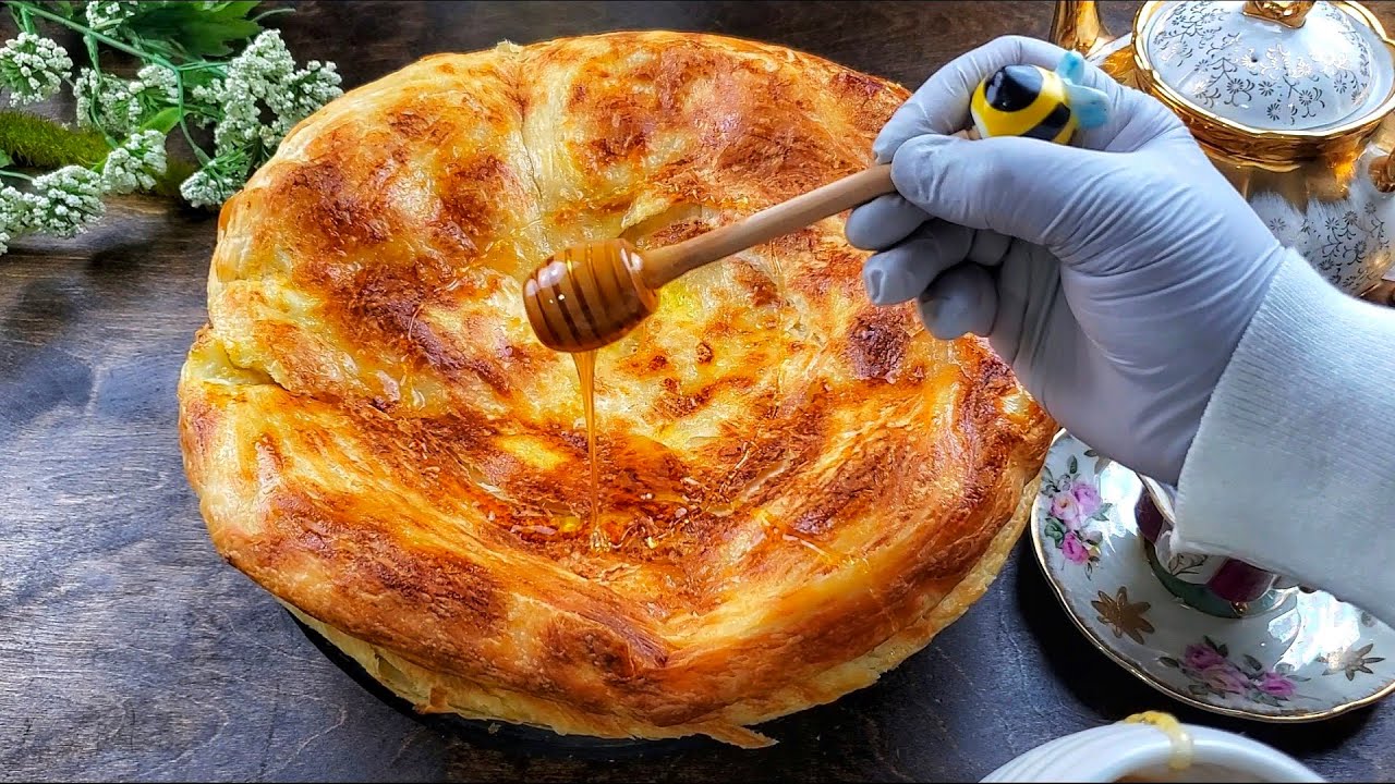 الوصفه التي أدهشت العالم فطير مشلتت بالطريقه التركيه The most famous bread in the middle East